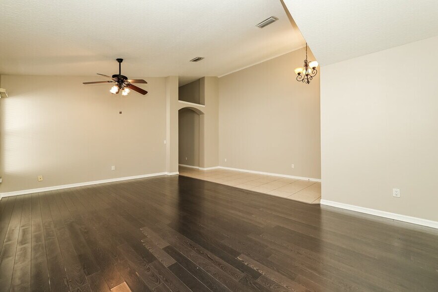 Building Photo - 16820 Hawkridge Rd