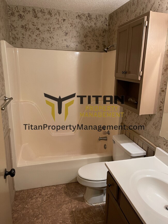 Building Photo - 2bed/1bath Apartment