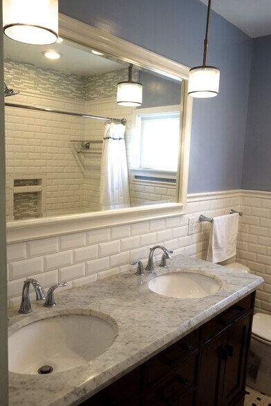 Building Photo - 244 S Parkwood Ave