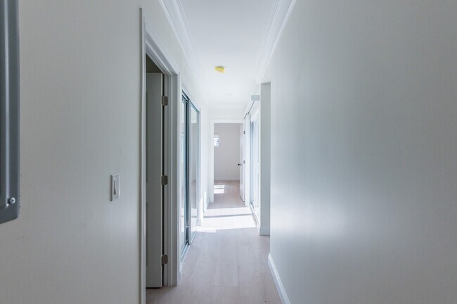 Building Photo - 130 S Harper Ave