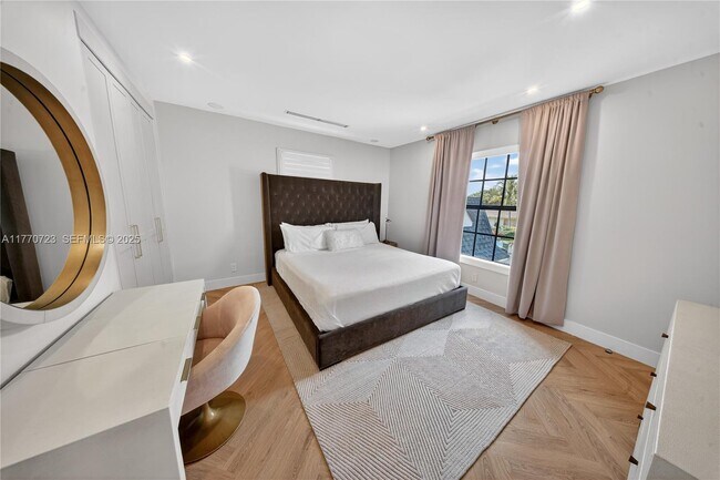 Building Photo - 4312 NE 22nd Ave