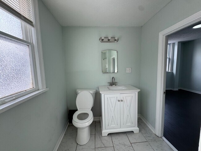 Building Photo - Comfort Meets Convenience: Beautiful 3-Bedroom Single-Family Home  Family-Friendly