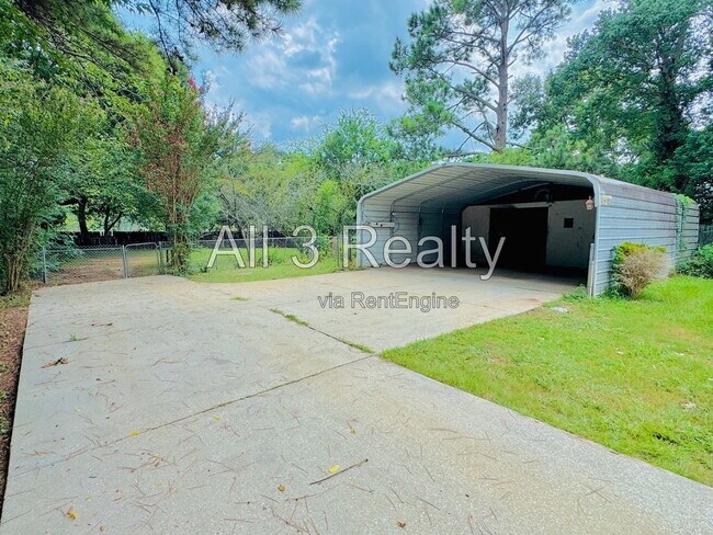 Building Photo - 2905 Willow Ln Dr
