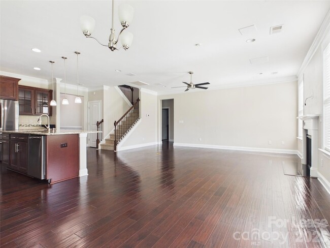 Building Photo - 1455 Briarfield Dr NW