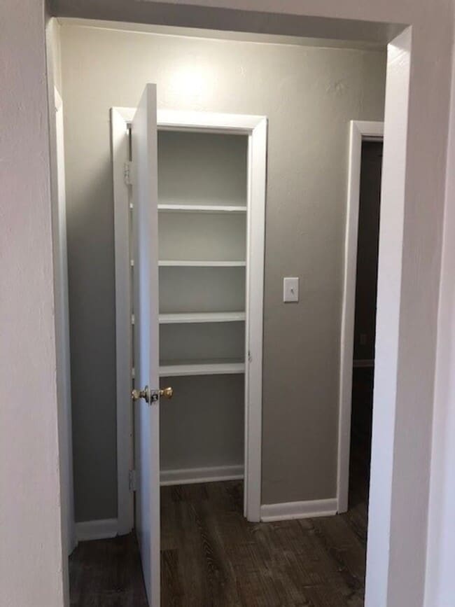 Building Photo - 1014 Woronoca Ave