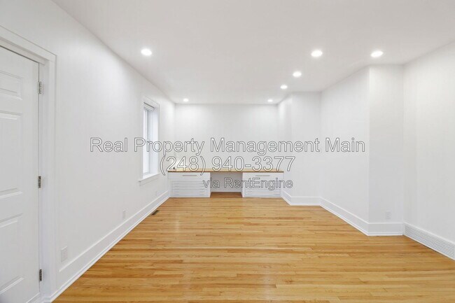 Building Photo - 12303 Klinger St
