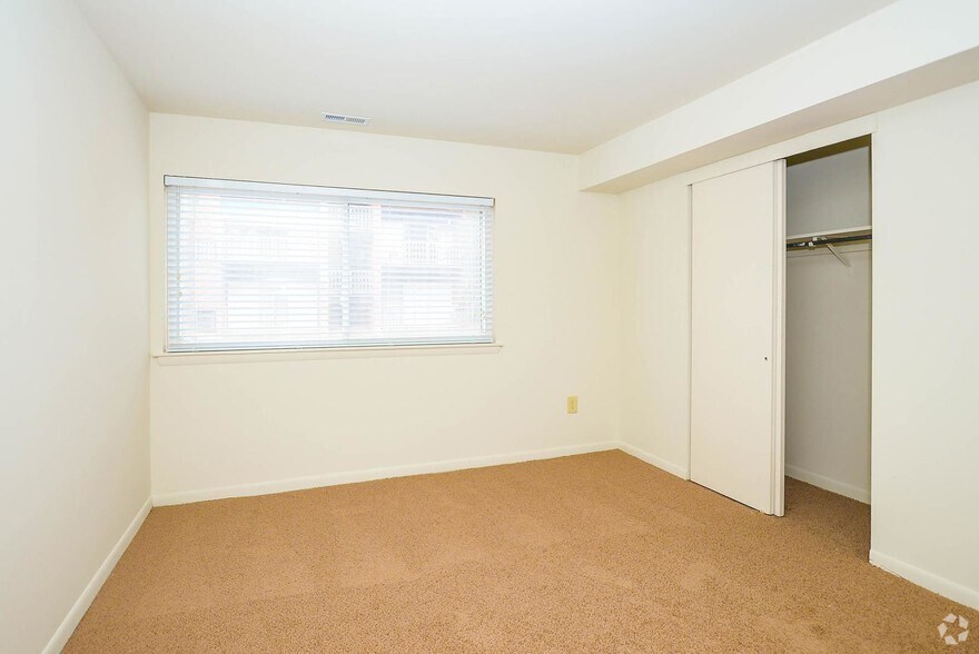 York Hills 1927 Queenswood Dr York PA 17403 Apartment Finder