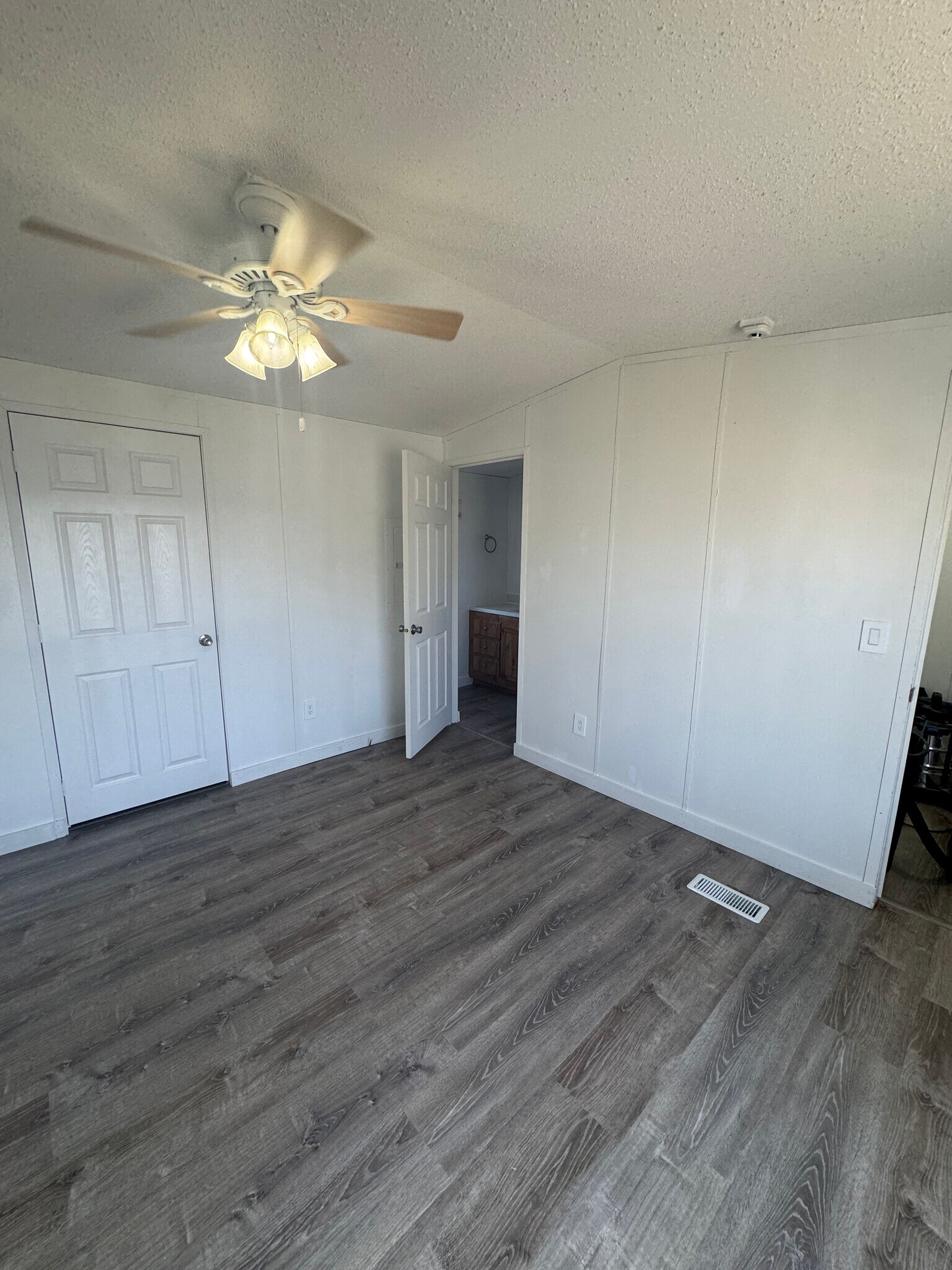 Building Photo - 3907 Co Rd 258