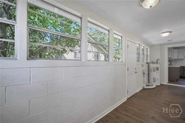 Building Photo - 405 S Baldwin Cir