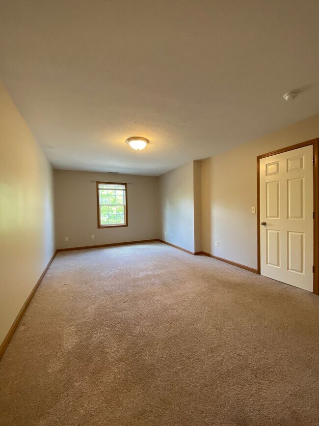 Building Photo - 146 Tulip Blvd