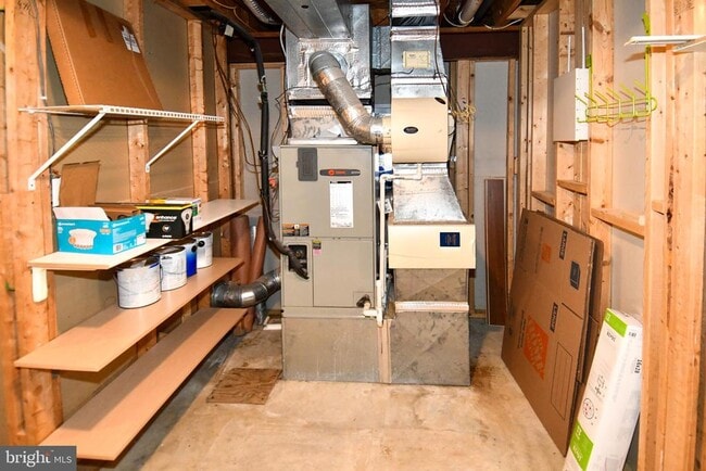 Building Photo - 11796 Lone Tree Ct