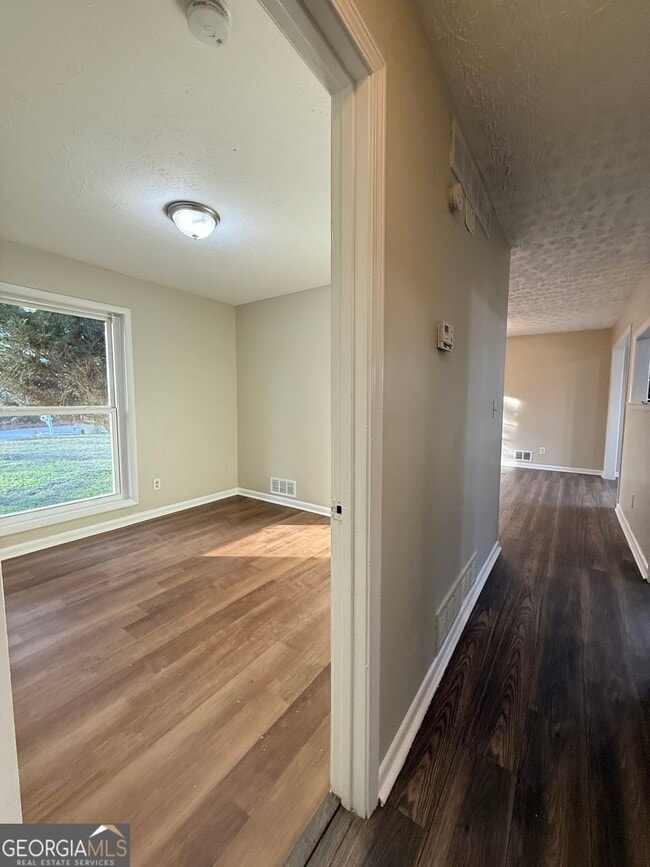 Building Photo - 7016 Adel Ln