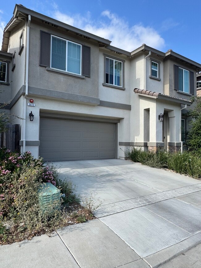 Building Photo - 2072 Parsons Dr