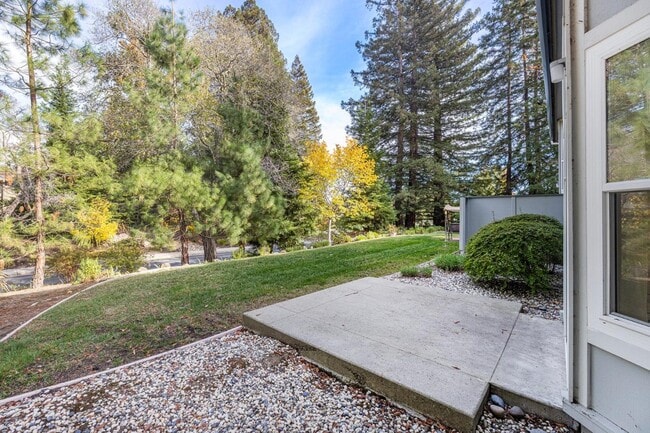 Building Photo - 1501 Skycrest Dr