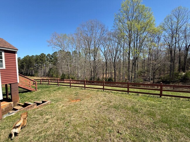 Building Photo - FOR RENT YADKINVILLE