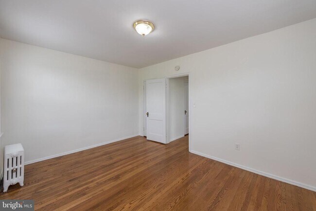 Building Photo - 7607 Eastern Ave NW