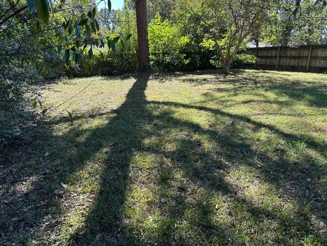 Building Photo - 4931 Kimball Ave