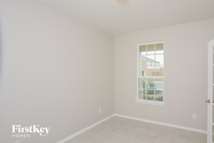 Building Photo - 9958 Cowboy Ln