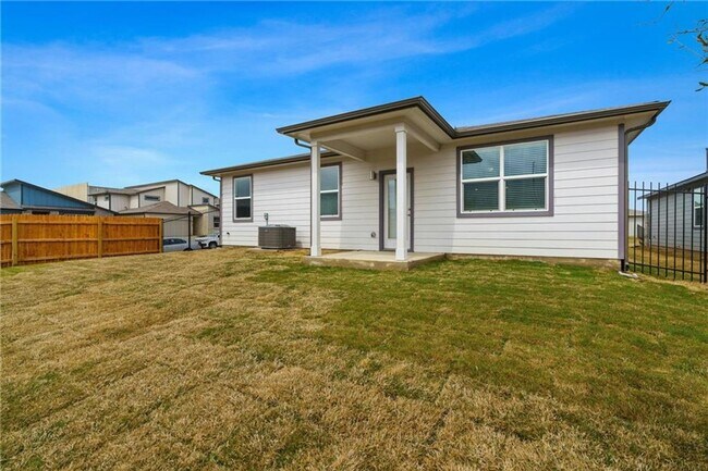 Building Photo - Gorgeous home available August 1!