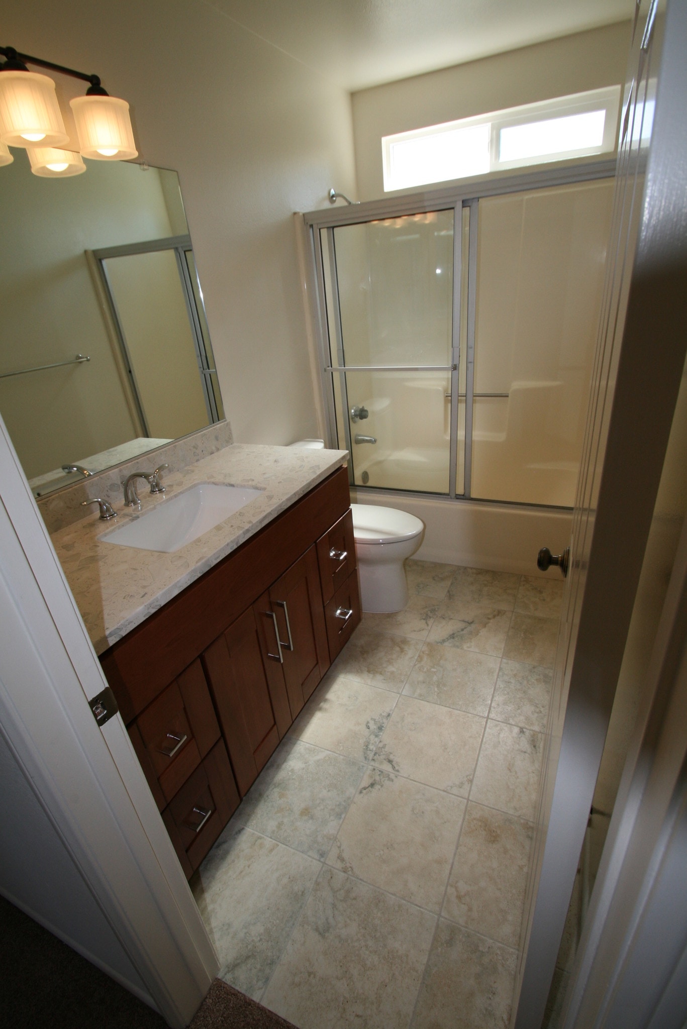 Hall Bathroom - 119 Loma Vista St