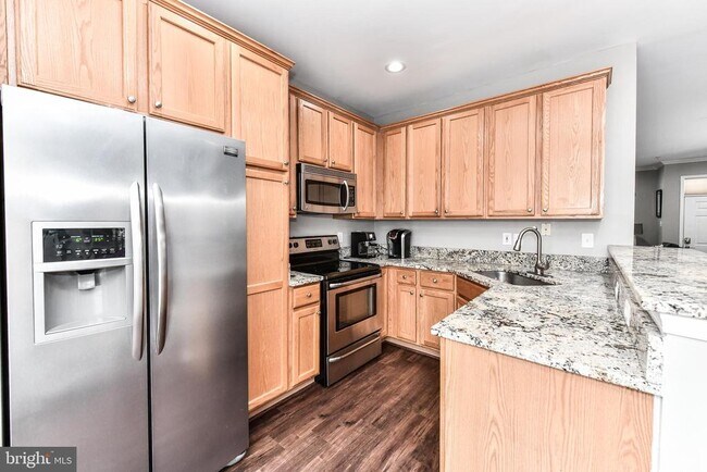 Building Photo - 6109 Madison Crest Ct