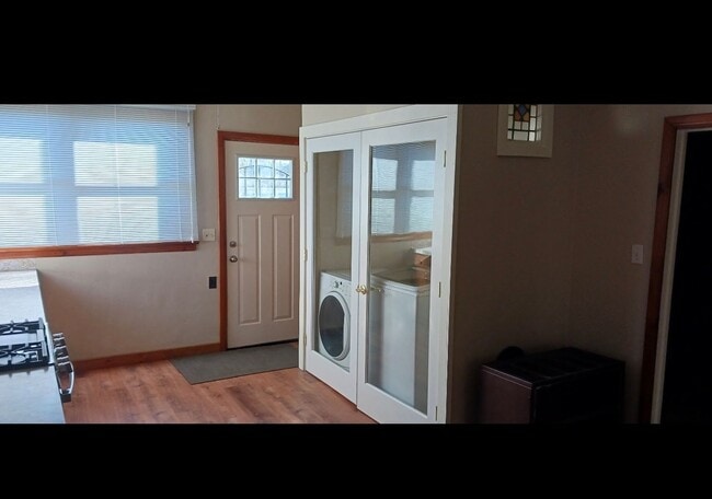 Building Photo - 4 Bedroom Home Beautifully Updated w/ Original Character