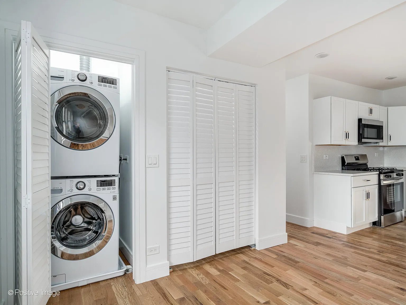 Building Photo - 3016 W 40th St