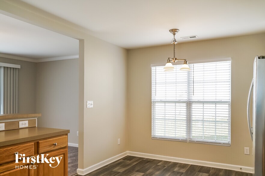 Building Photo - 5048 Babbling Brook Dr