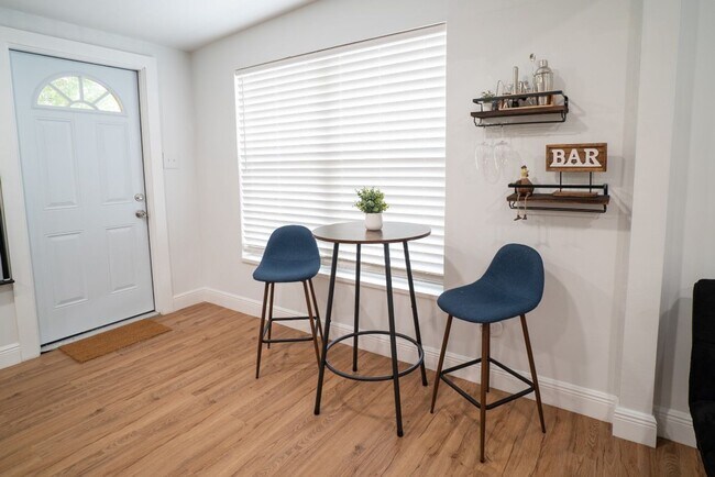 Building Photo - Beautiful Spacious Stylish near Busch Gardens at Crenshaw