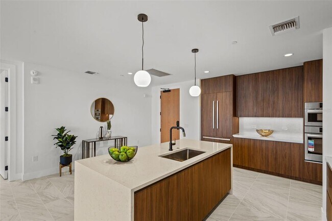 Building Photo - 777 3rd Ave N