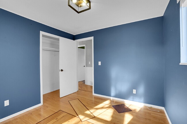 Building Photo - $2,795.00 - $300 OFF First Months' Rent - 5 Bedrooms, 2 Bathrooms, Single Family Home in Broomfie...