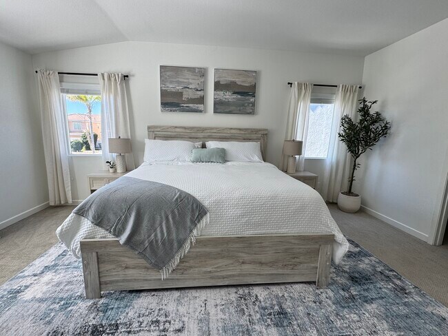 Building Photo - 297 Mildred St