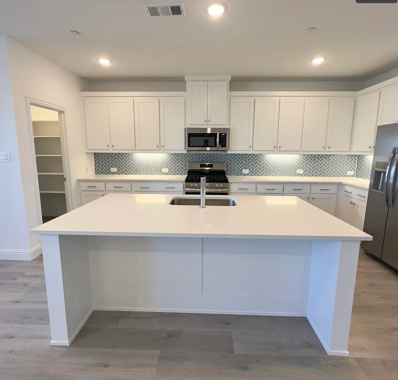 Building Photo - 9575 Speaker Dr