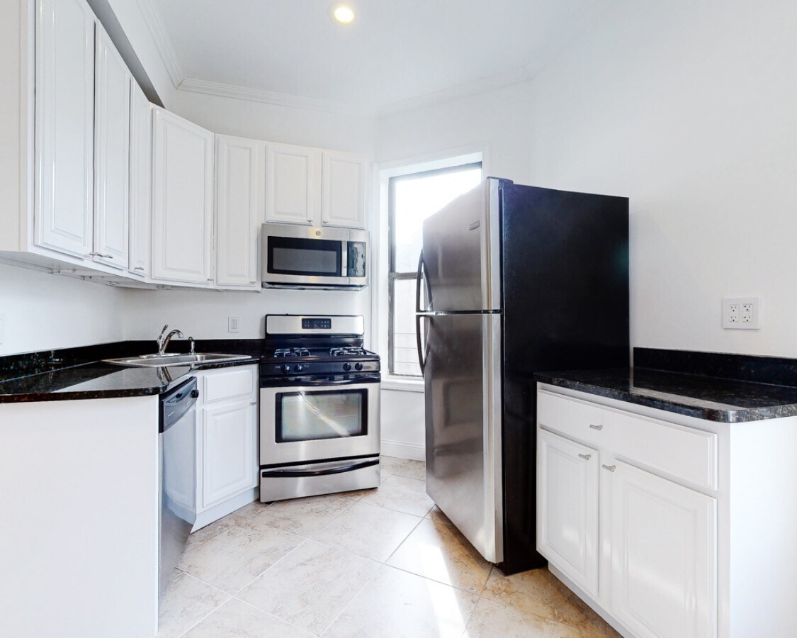 Building Photo - West 139th Street