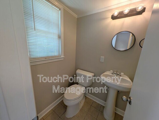 Building Photo - 6724 Sunview Dr