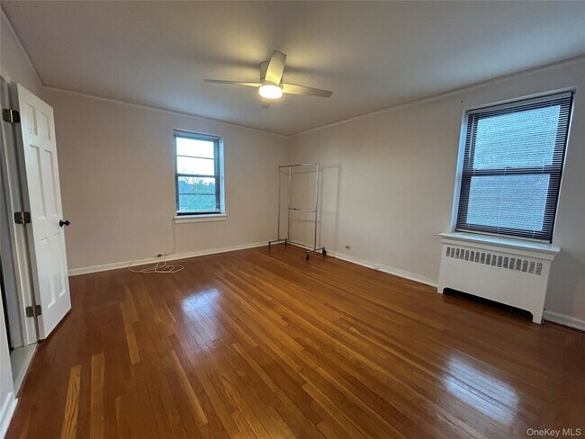 Building Photo - 470 N Broadway