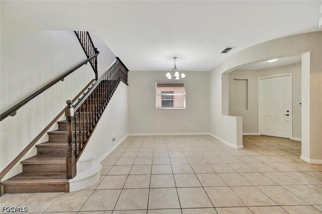 Building Photo - 10245 S Golden Elm Dr