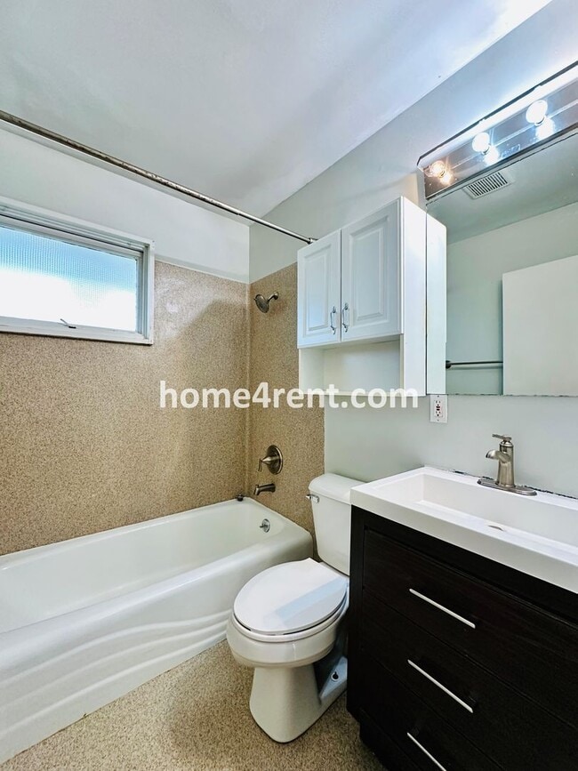 Building Photo - Charming Ranch Style, Prairie Village Home w/ a Fenced Yard, Updated Baths, and All Appliances In...
