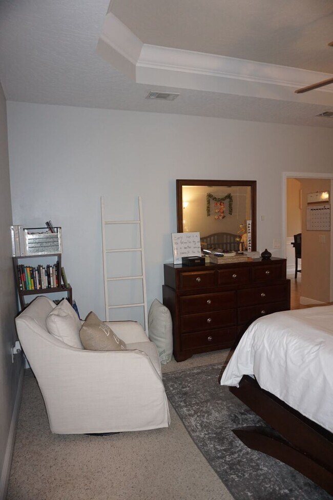 Building Photo - 4 Bedroom Rental in Duggan Pond!