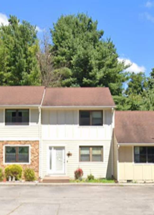 Primary Photo - 2 Bedroom Close to I-81