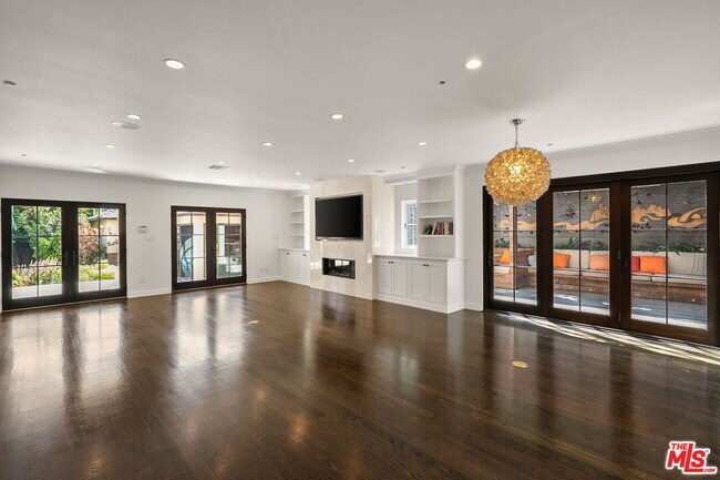 Building Photo - 516 Lincoln Blvd