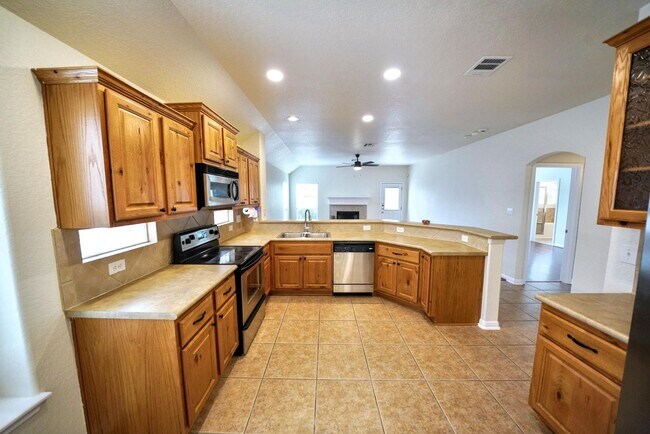 Building Photo - Stunning  Home in the Highly Sought-After ...