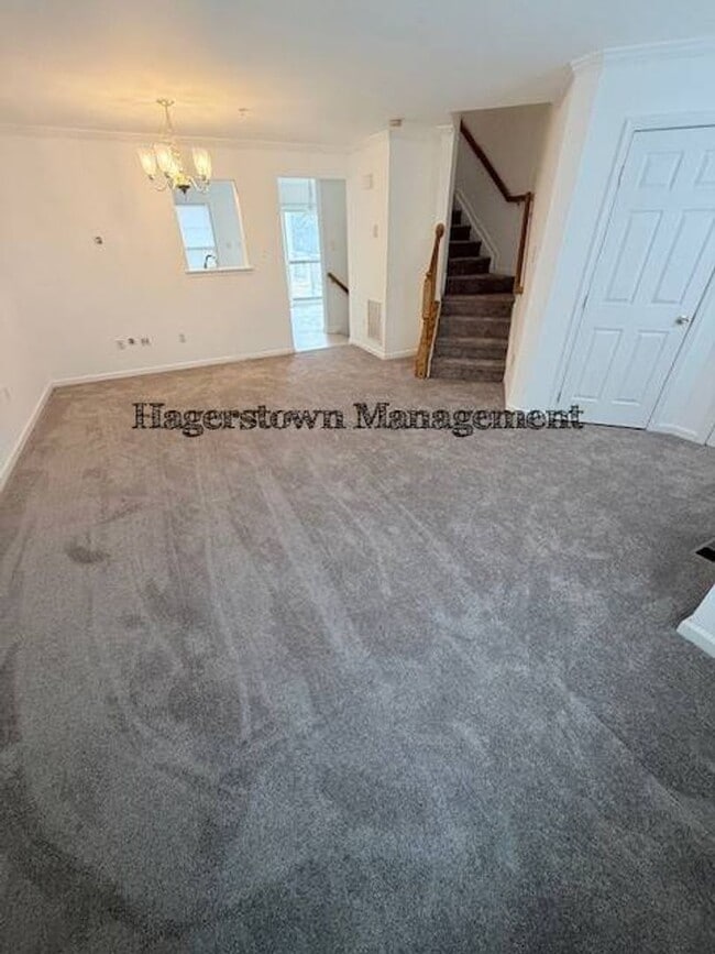 Building Photo - Townhouse Close to I-81 Roycroft Drive