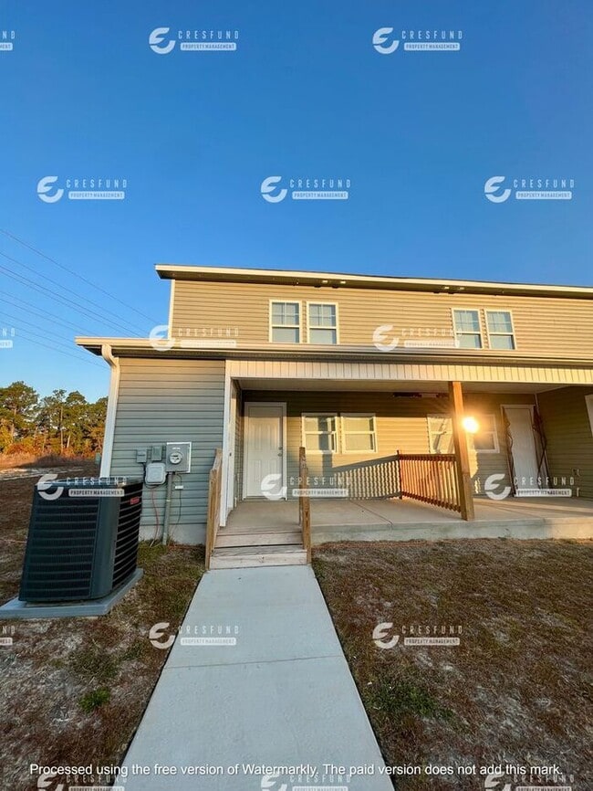 Building Photo - 2 bedroom, 2.5 Bath - Ready For Move In To...