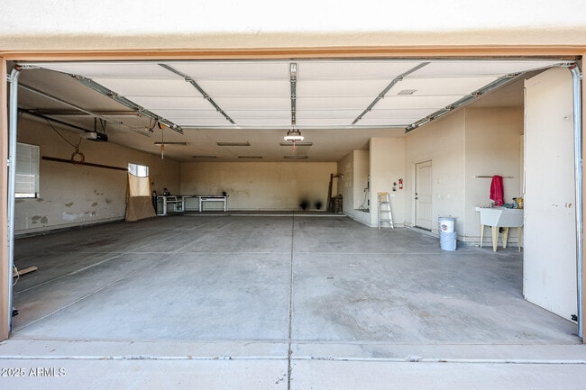 Building Photo - 15225 W Frontier Dr