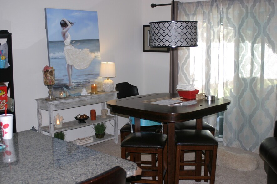 Building Photo - 3915 Bramblewood Loop