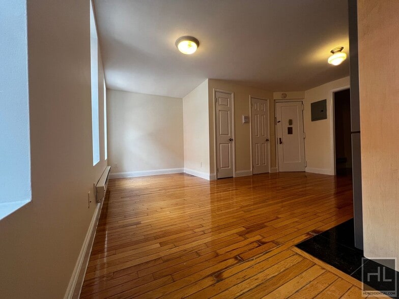 Building Photo - MOTT STREET