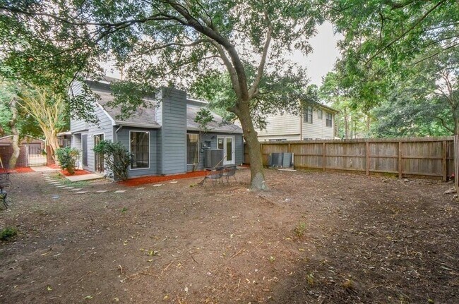 Building Photo - 7726 Springville Dr