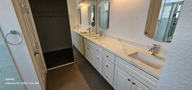 Building Photo - NORTH MIRA MESA / SAN DIEGO - Nice Renovated 4 Bedroom / 2.5 Bath House.  AVAILABLE NOW!