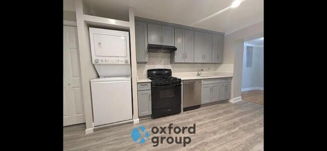 Building Photo - 2 bedroom in Brooklyn NY 11249